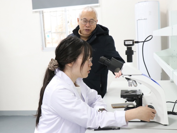 1768897120628028.jpg 指导实验.JPG