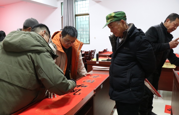 1770361393885741.jpg 挥毫泼墨.JPG