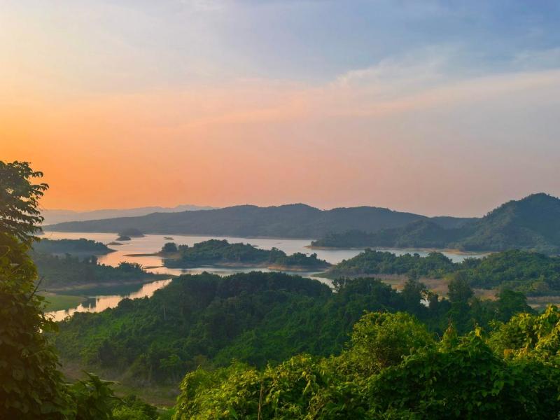 松涛：一湖碧水，半世汗香